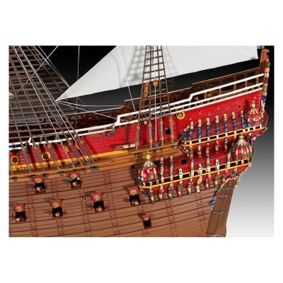 Збірна модель-копія Revell Шведський королівський військовий корабель Vasa, рів 4, м: 1:150