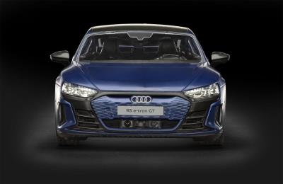 Збірна модель-копія Revell модель автомобіль Audi RS e-tron GT, рів 2, м: 1:24